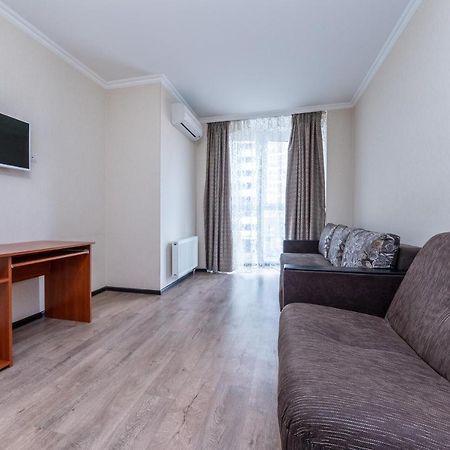 Flatrent Drahomanova 2A Apartamento Kiev Exterior foto