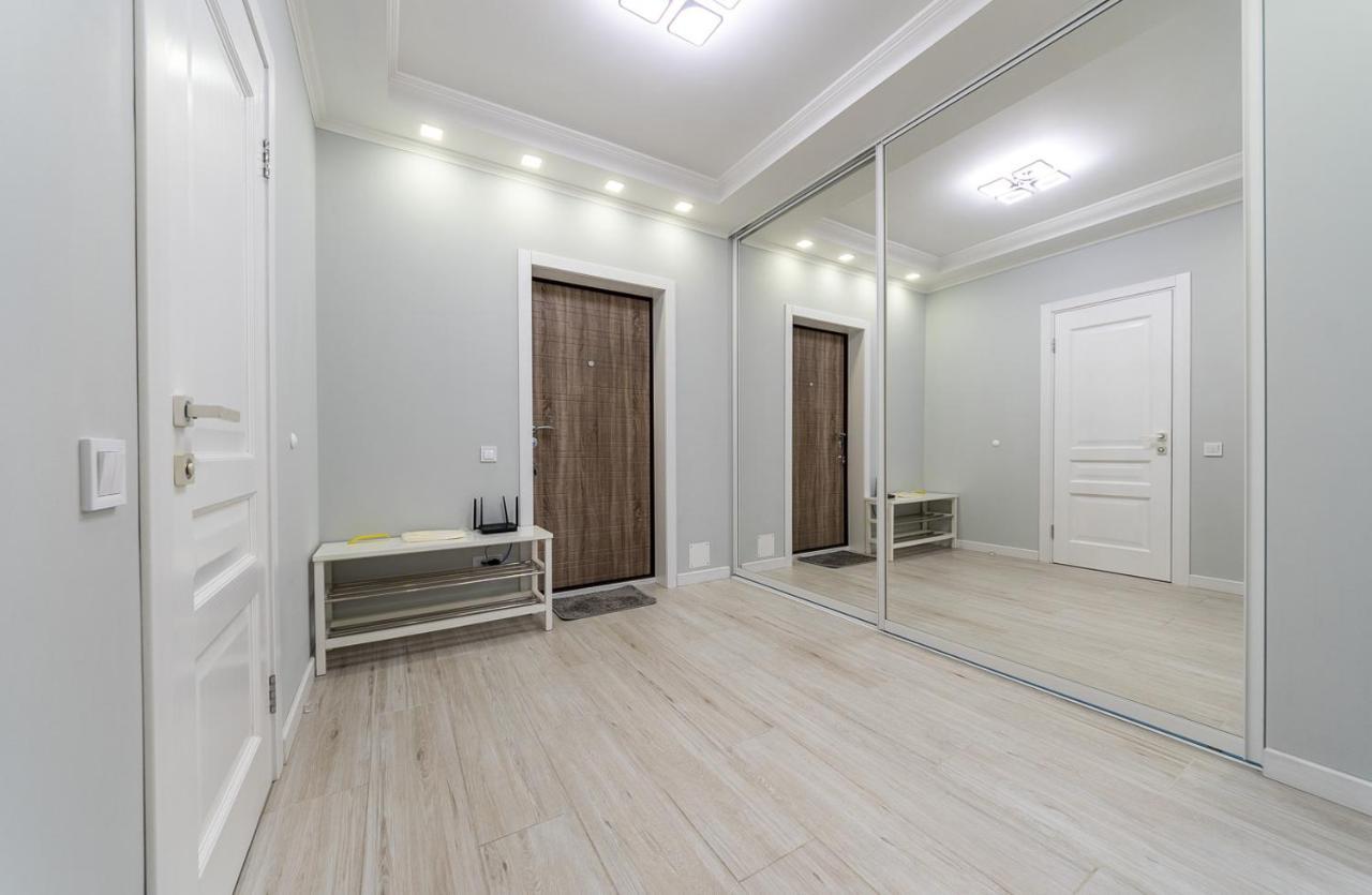 Flatrent Drahomanova 2A Apartamento Kiev Exterior foto