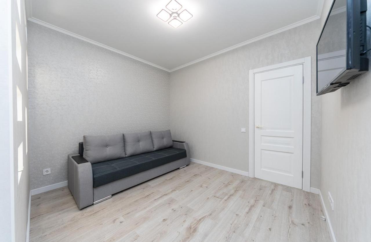 Flatrent Drahomanova 2A Apartamento Kiev Exterior foto
