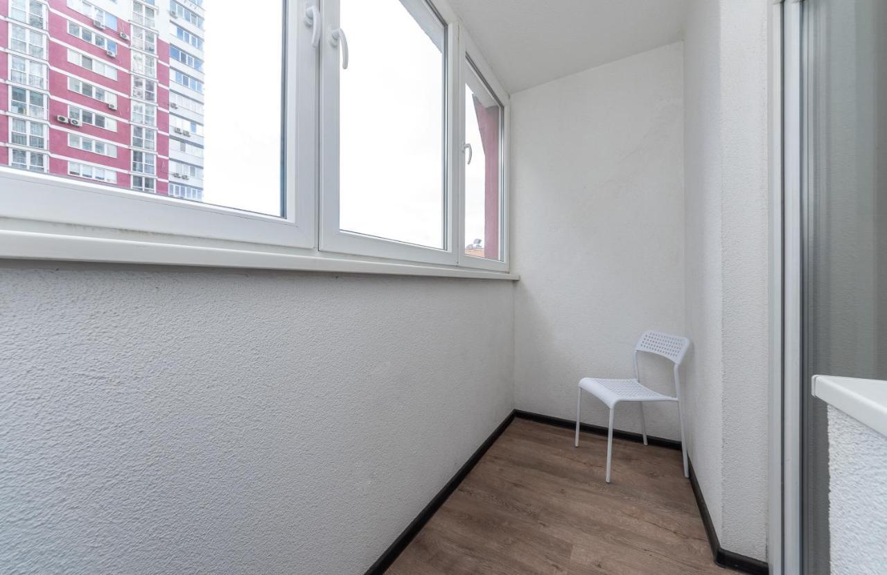 Flatrent Drahomanova 2A Apartamento Kiev Exterior foto