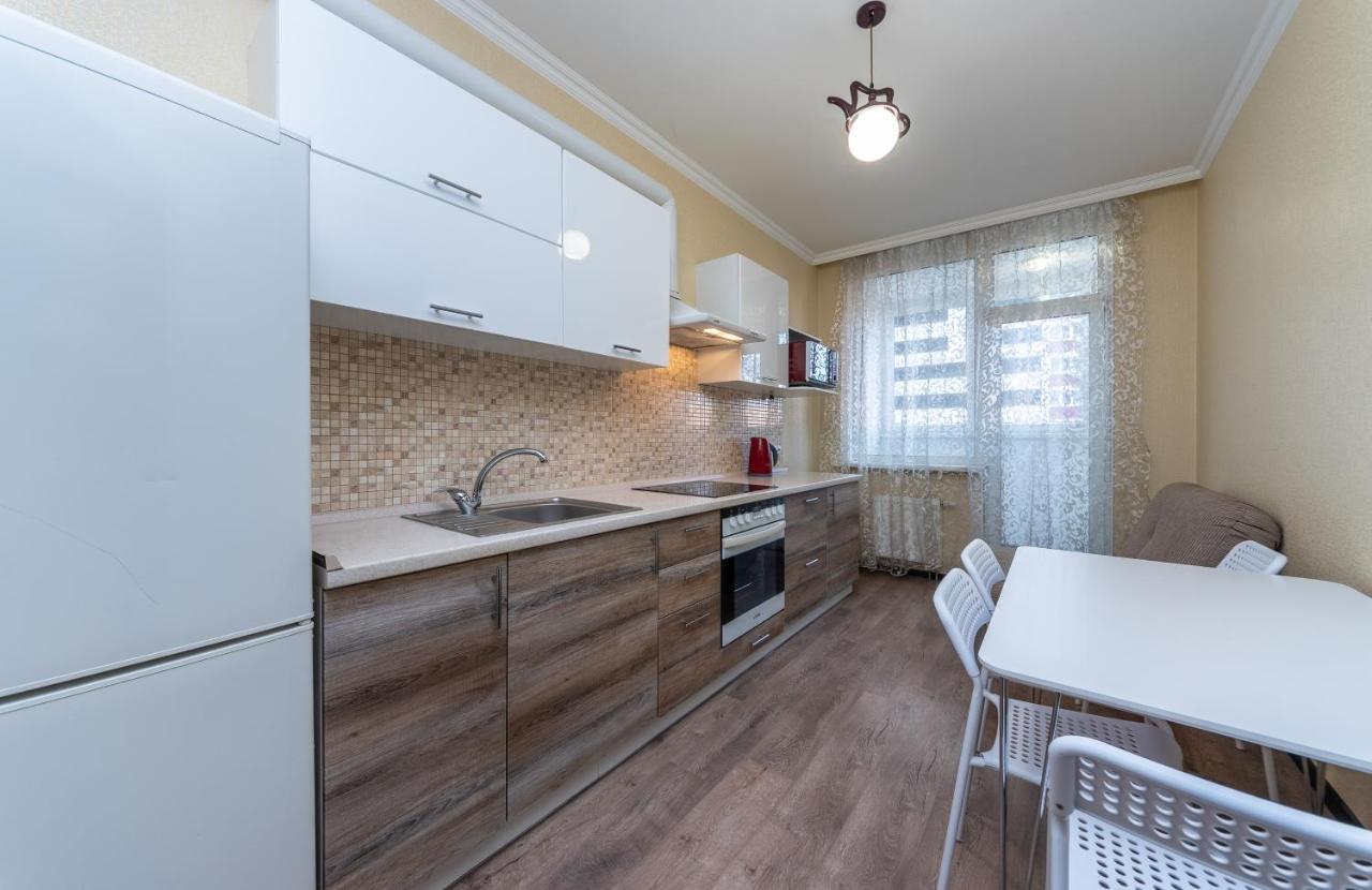 Flatrent Drahomanova 2A Apartamento Kiev Exterior foto