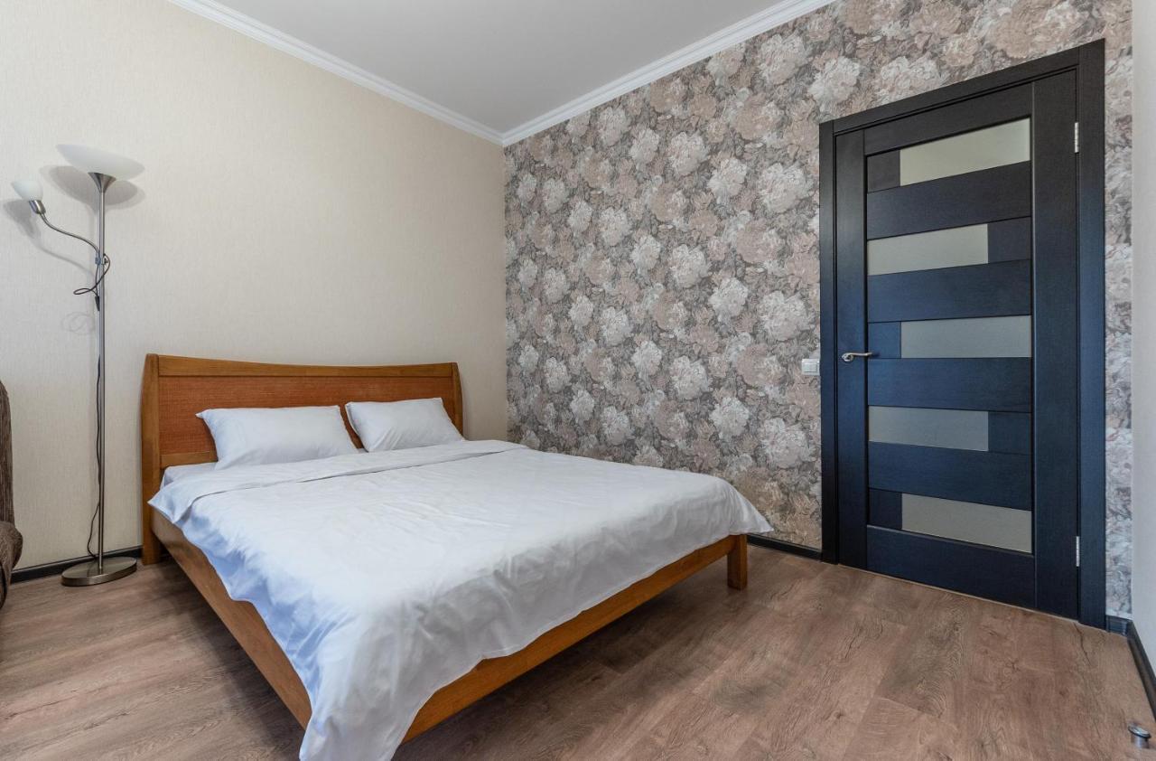 Flatrent Drahomanova 2A Apartamento Kiev Exterior foto