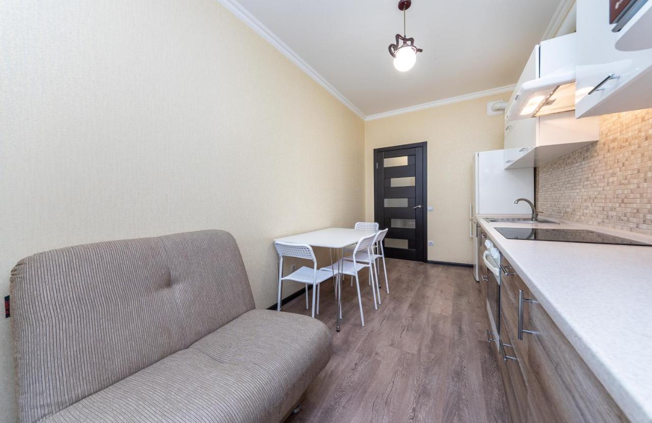 Flatrent Drahomanova 2A Apartamento Kiev Exterior foto