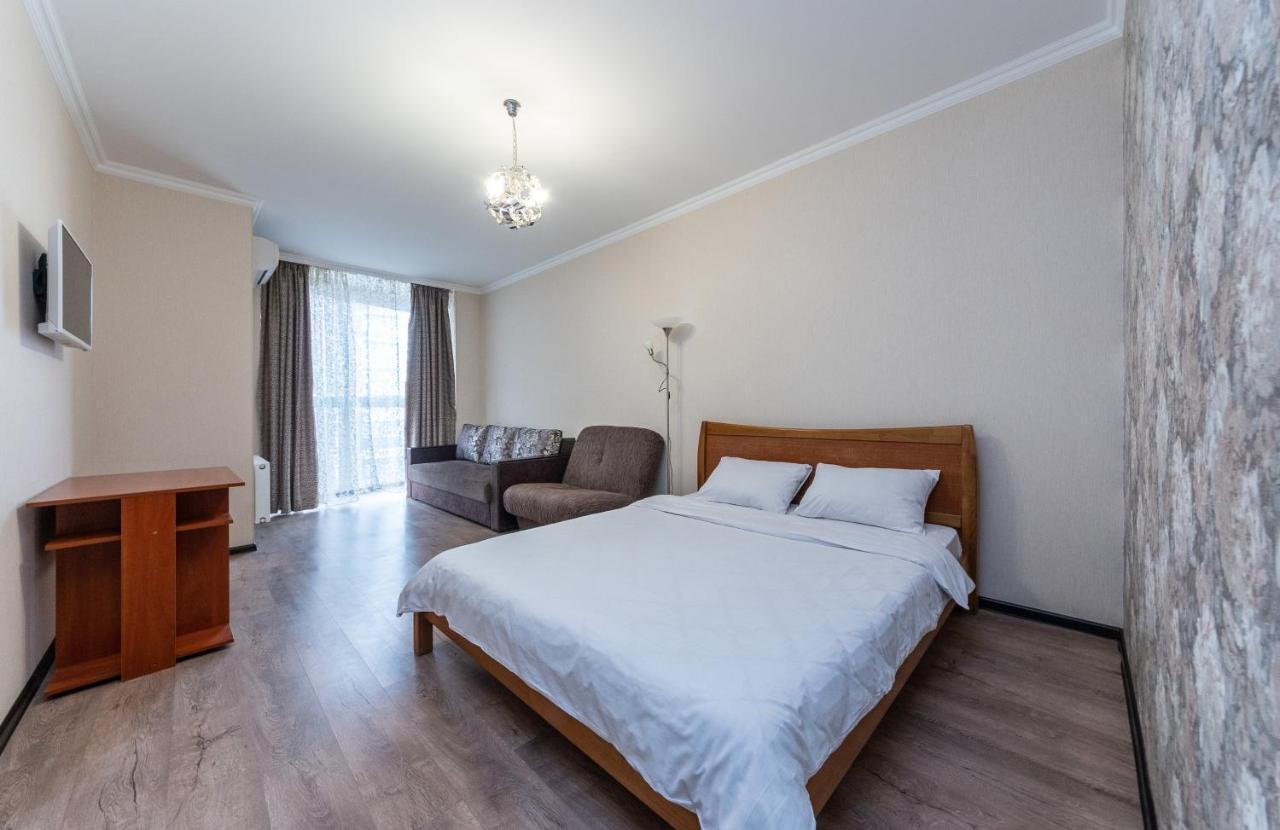 Flatrent Drahomanova 2A Apartamento Kiev Exterior foto