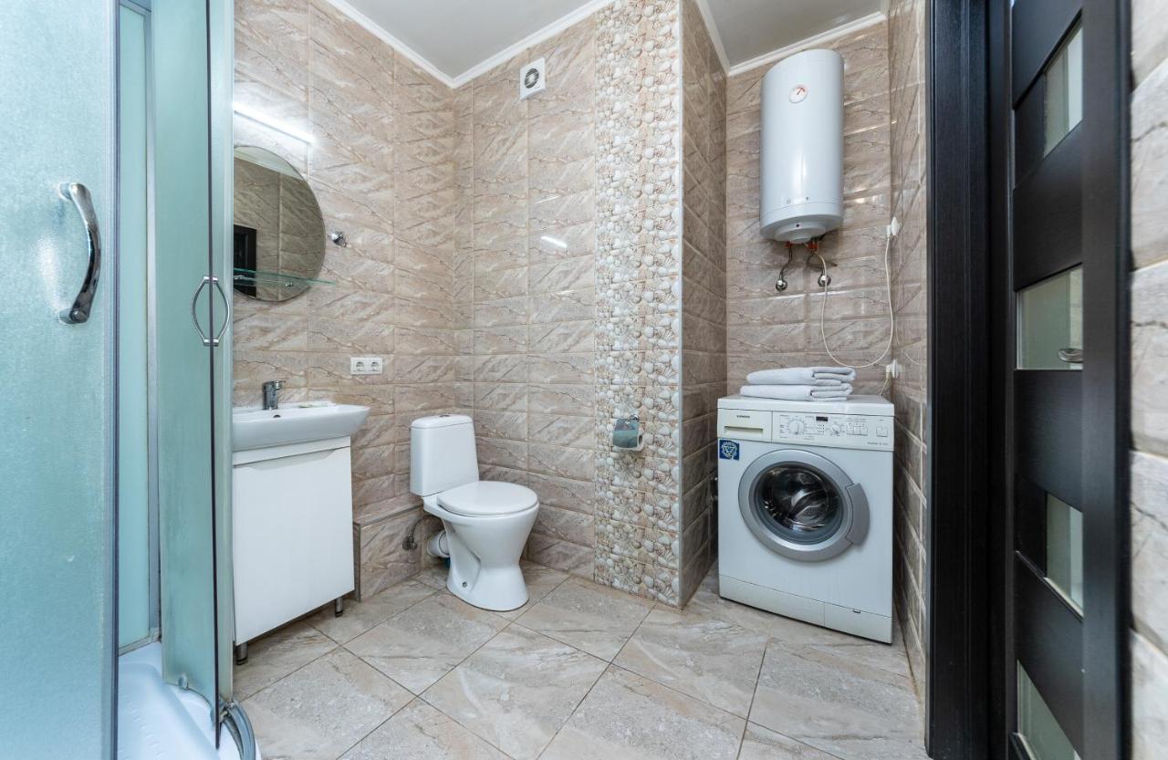 Flatrent Drahomanova 2A Apartamento Kiev Exterior foto