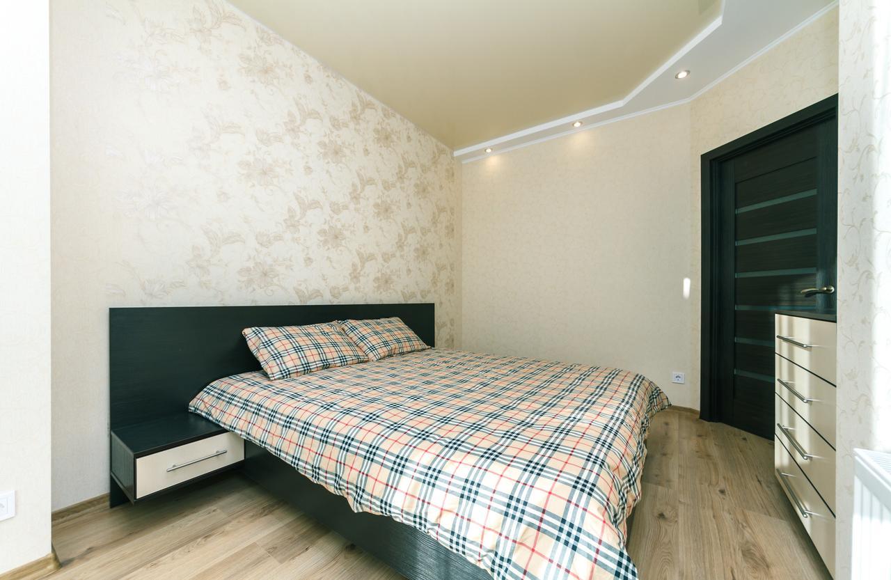 Flatrent Drahomanova 2A Apartamento Kiev Exterior foto