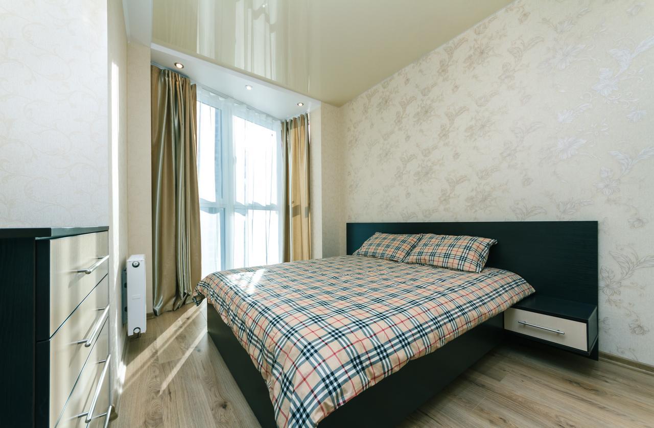 Flatrent Drahomanova 2A Apartamento Kiev Exterior foto