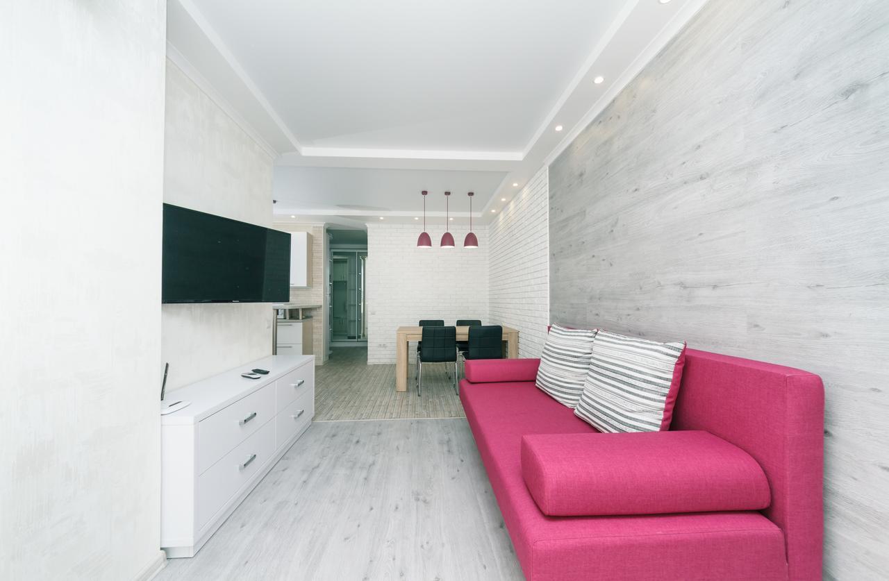 Flatrent Drahomanova 2A Apartamento Kiev Exterior foto