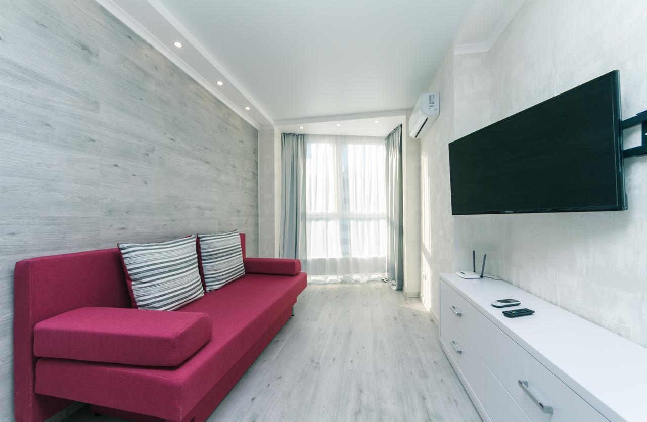 Flatrent Drahomanova 2A Apartamento Kiev Exterior foto