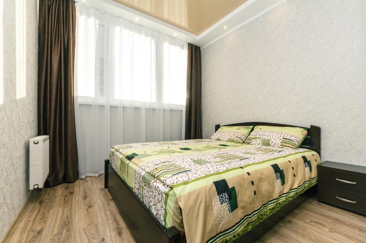 Flatrent Drahomanova 2A Apartamento Kiev Exterior foto