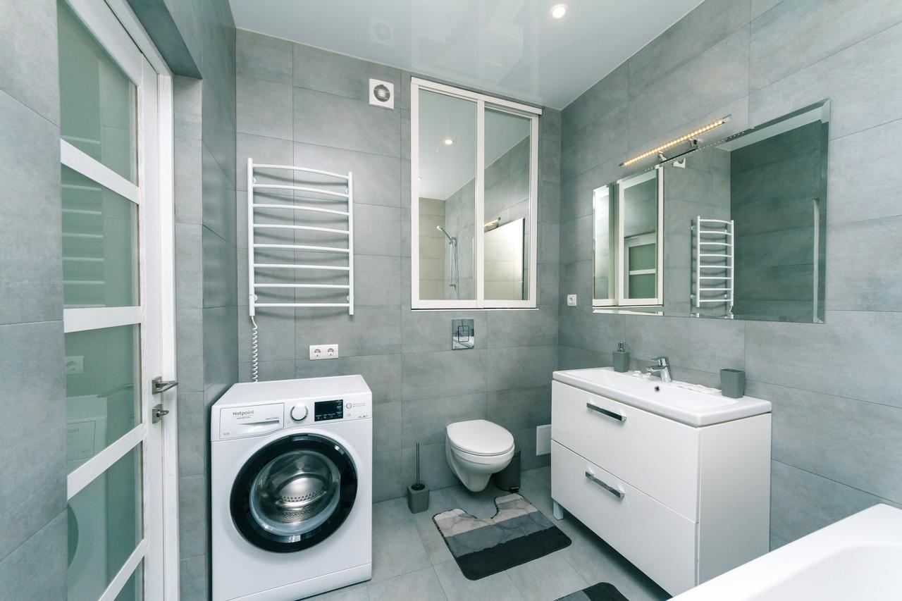 Flatrent Drahomanova 2A Apartamento Kiev Exterior foto