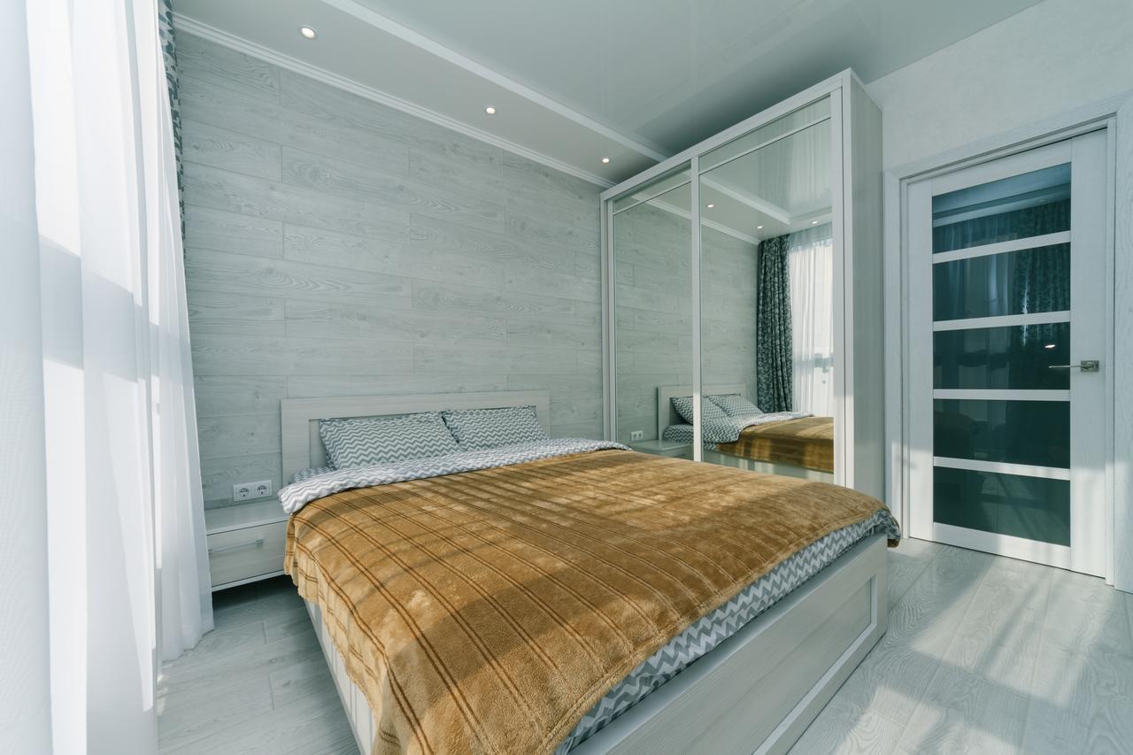 Flatrent Drahomanova 2A Apartamento Kiev Exterior foto
